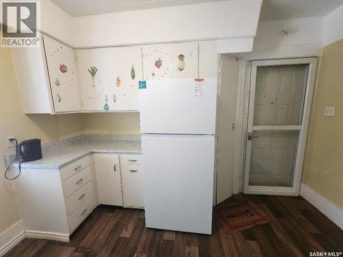 3303 Dewdney Avenue, Regina, SK - Indoor Photo Showing Kitchen
