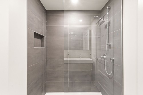 Master Bathroom - 413-112 Ch. De La Pointe-Nord, Montréal (Verdun/Île-Des-Soeurs), QC - Indoor Photo Showing Bathroom