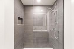 Salle de bains attenante à la CCP - 