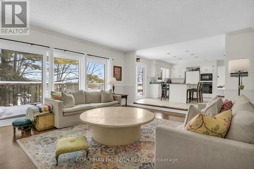 41 Tinatawa Court, Kitchener, ON - Indoor Photo Showing Living Room