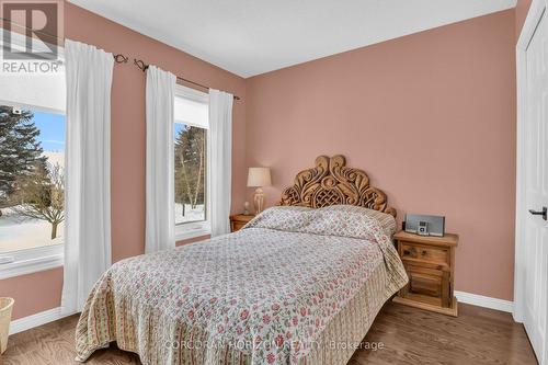 41 Tinatawa Court, Kitchener, ON - Indoor Photo Showing Bedroom
