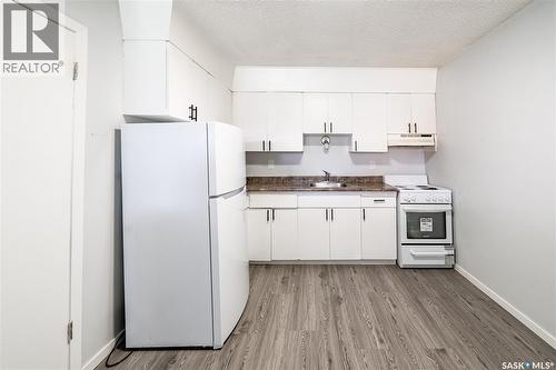 4 38 Spence Street, Regina, SK - Indoor Photo Showing Kitchen