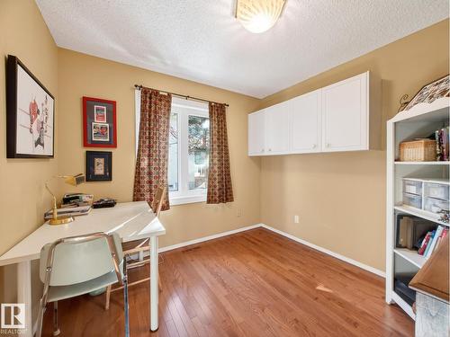 220 Ronning Cl Nw, Edmonton, AB - Indoor Photo Showing Office