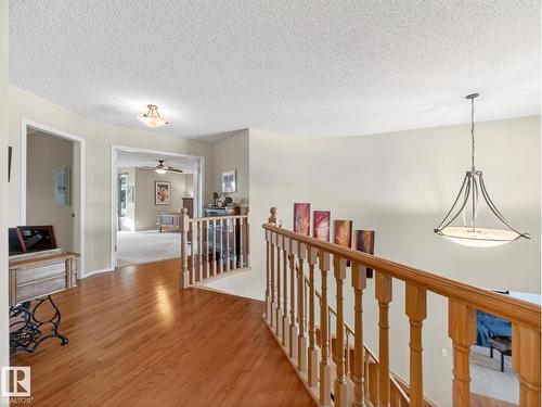 220 Ronning Cl Nw, Edmonton, AB - Indoor Photo Showing Other Room