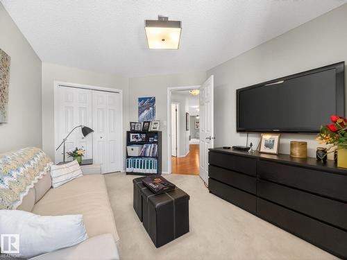 220 Ronning Cl Nw, Edmonton, AB - Indoor
