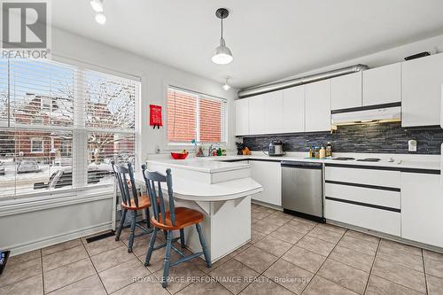 with eat-in area - 157 Russell Avenue, Ottawa, ON - Indoor