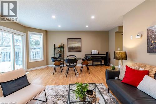 503 Dansbury Drive, Waterloo, ON - Indoor Photo Showing Living Room
