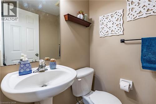 503 Dansbury Drive, Waterloo, ON - Indoor Photo Showing Bathroom