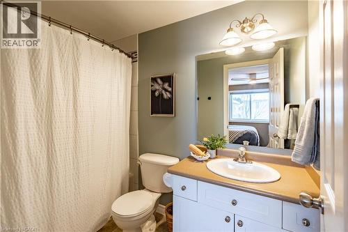 503 Dansbury Drive, Waterloo, ON - Indoor Photo Showing Bathroom