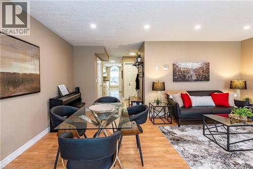 503 Dansbury Drive, Waterloo, ON - Indoor Photo Showing Living Room