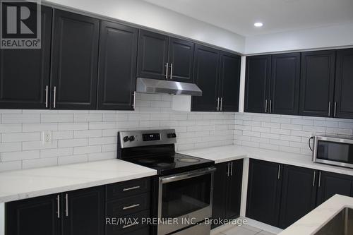 51 Mullholland Avenue, Cambridge, ON - Indoor Photo Showing Kitchen With Upgraded Kitchen