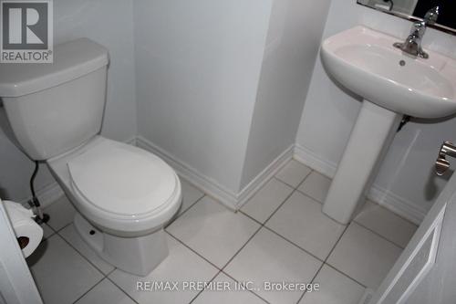 51 Mullholland Avenue, Cambridge, ON - Indoor Photo Showing Bathroom