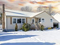 24 Penhorn Drive  Dartmouth, NS B2Y 3K3