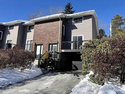 15 Braeside Lane  Halifax, NS B3M 3L6