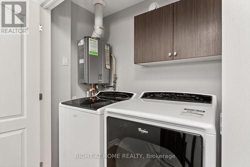 521 Chaperal Private N, Ottawa, ON - Indoor Photo Showing Laundry Room