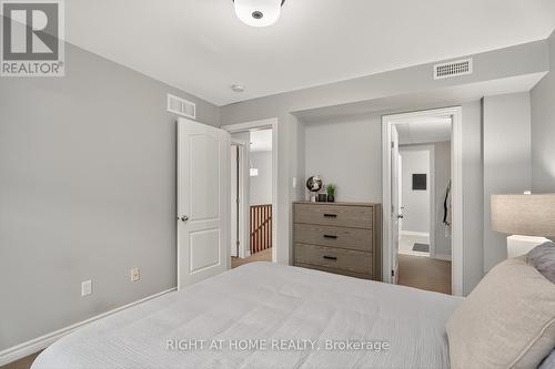 521 Chaperal Private N, Ottawa, ON - Indoor Photo Showing Bedroom