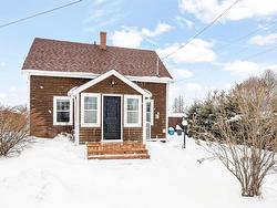 51 Pleasant Street  Kensington, PE C0B 1M0