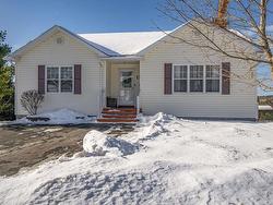 12 Kaye Street  Sackville, NS B4C 3H8