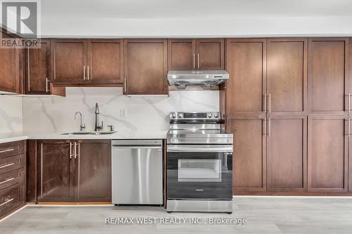 3865 Allcroft Road, Mississauga, ON - Indoor Photo Showing Kitchen