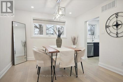 3637 Haven Glenn, Mississauga, ON - Indoor Photo Showing Dining Room