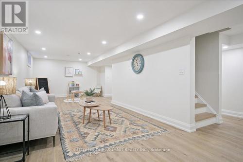 3637 Haven Glenn, Mississauga, ON - Indoor Photo Showing Living Room