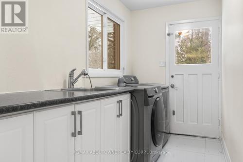 145 Wolfdale Avenue, Oakville, ON - Indoor Photo Showing Laundry Room