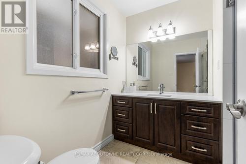 145 Wolfdale Avenue, Oakville, ON - Indoor Photo Showing Bathroom