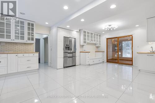 145 Wolfdale Avenue, Oakville, ON - Indoor Photo Showing Kitchen