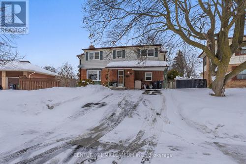 9 CRESTVIEW AVENUE  Brampton, ON L6W 2R7