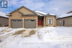 94 JULIA DRIVE  Welland (Coyle Creek), ON L3C 0E7