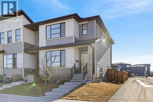 35 Wolf Hollow Park SE  Calgary, AB T2X 4M7