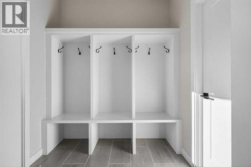 Mud Room - 35 Wolf Hollow Park Se, Calgary, AB - Indoor