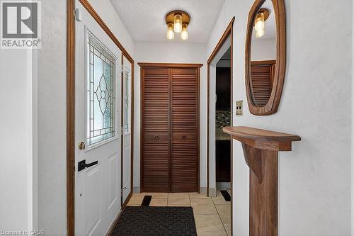 16 Golden Orchard Drive, Hamilton, ON - Indoor Photo Showing Other Room