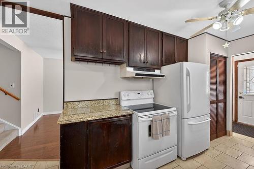 16 Golden Orchard Drive, Hamilton, ON - Indoor Photo Showing Kitchen