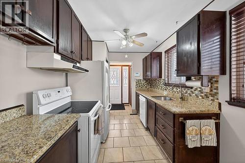 16 Golden Orchard Drive, Hamilton, ON - Indoor Photo Showing Other Room