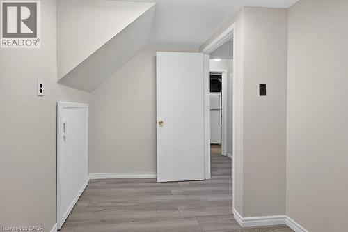 16 Golden Orchard Drive, Hamilton, ON - Indoor Photo Showing Other Room