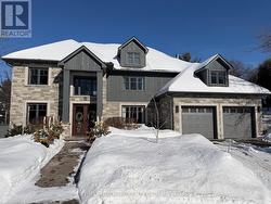 45 CRESCENT HEIGHTS  Ottawa, ON K1S 3G7