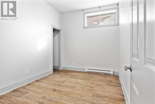 455-457 Somerset Street W, Ottawa, ON - Indoor Photo Showing Other Room