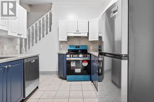 455-457 Somerset Street W, Ottawa, ON - Indoor Photo Showing Kitchen