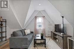 1 BEDROOM APT (3A) WITH CUTE & COZY LIVING ROOM - 
