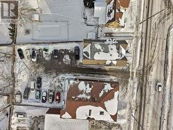 ATTRACTIVE NOI, MIXED USE INCOME, LEAN EXPENSES - 