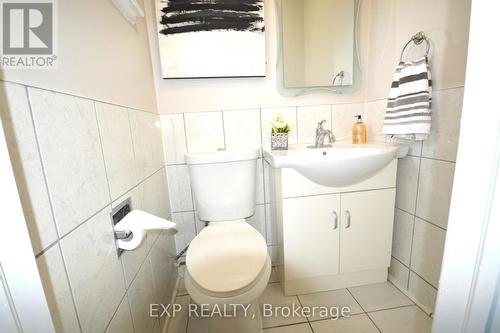 10 - 18 Moregate Crescent, Brampton, ON - Indoor Photo Showing Bathroom