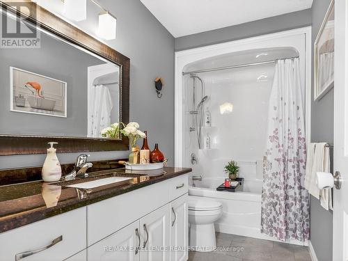 3329 Casson Way, London South, ON - Indoor Photo Showing Bathroom