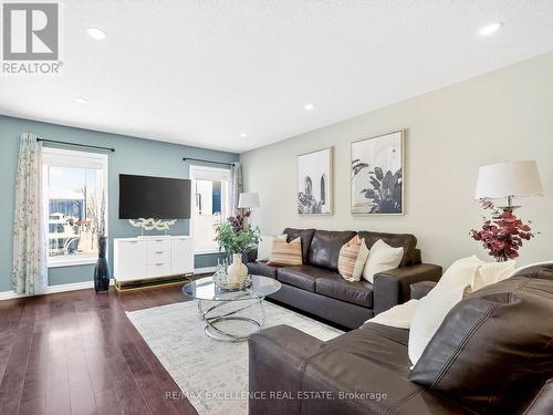 3329 Casson Way, London South, ON - Indoor Photo Showing Living Room