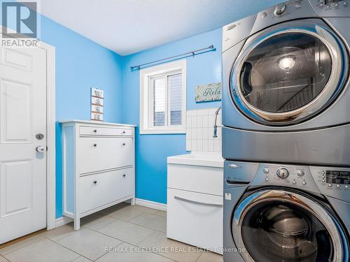 3329 Casson Way, London South, ON - Indoor Photo Showing Laundry Room