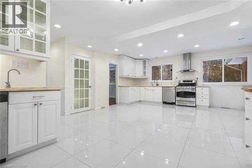 145 Wolfdale Avenue, Oakville, ON - Indoor Photo Showing Kitchen