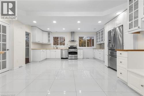 145 Wolfdale Avenue, Oakville, ON - Indoor Photo Showing Kitchen