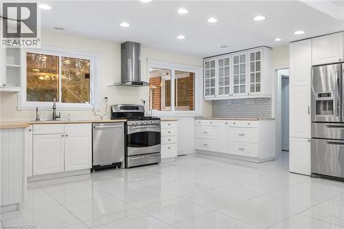145 Wolfdale Avenue, Oakville, ON - Indoor Photo Showing Kitchen