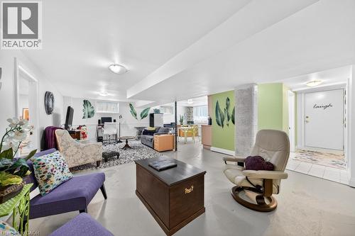 272 Goodram Drive, Burlington, ON - Indoor Photo Showing Living Room