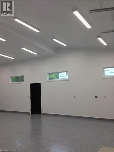 272 Goodram Drive, Burlington, ON - Indoor Photo Showing Garage